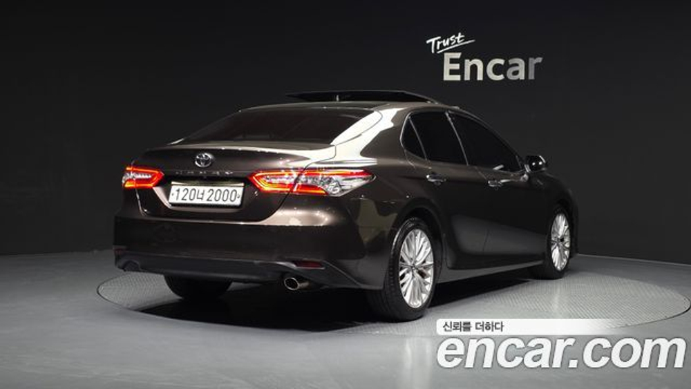 Toyota Camry 2.5 — 2019
