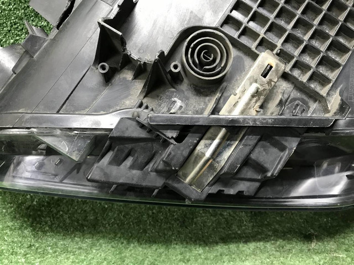 Фара правая BMW X1 F48 (2015-2019) LED
