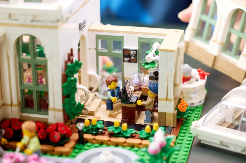 Конструктор LEGO Ideas 21353 Ботанический сад