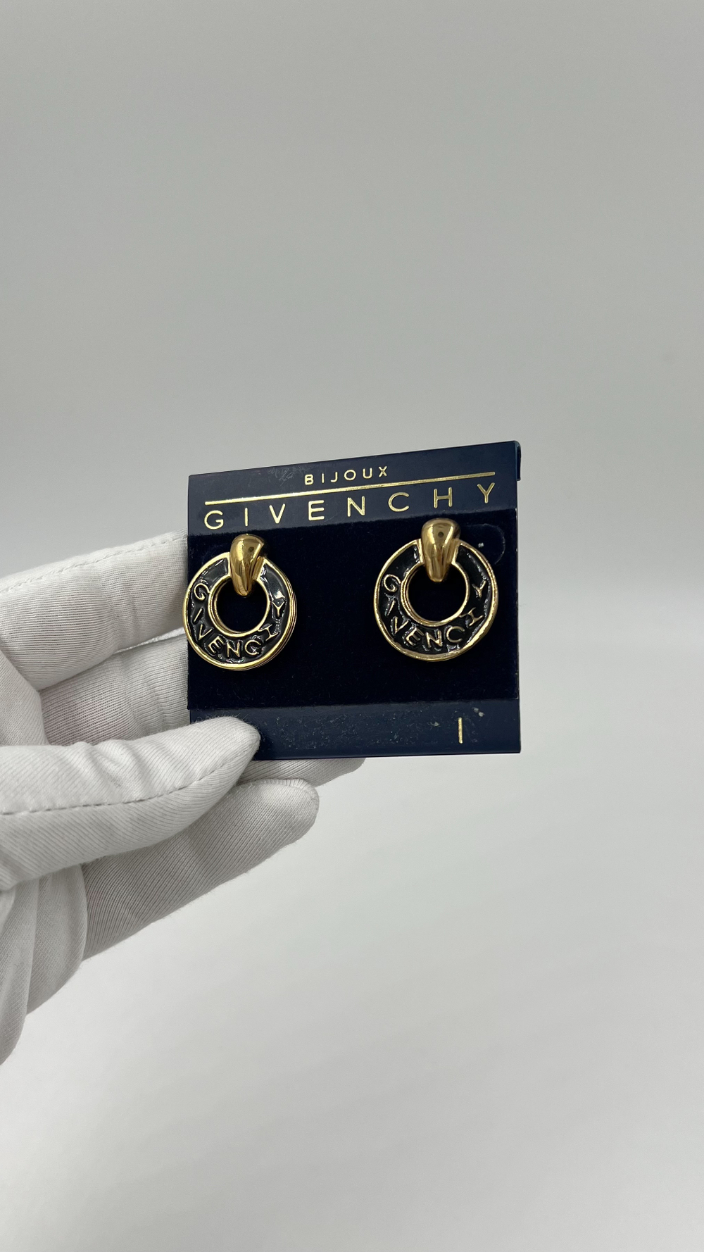 Серьги с чёрной эмалью Givenchy