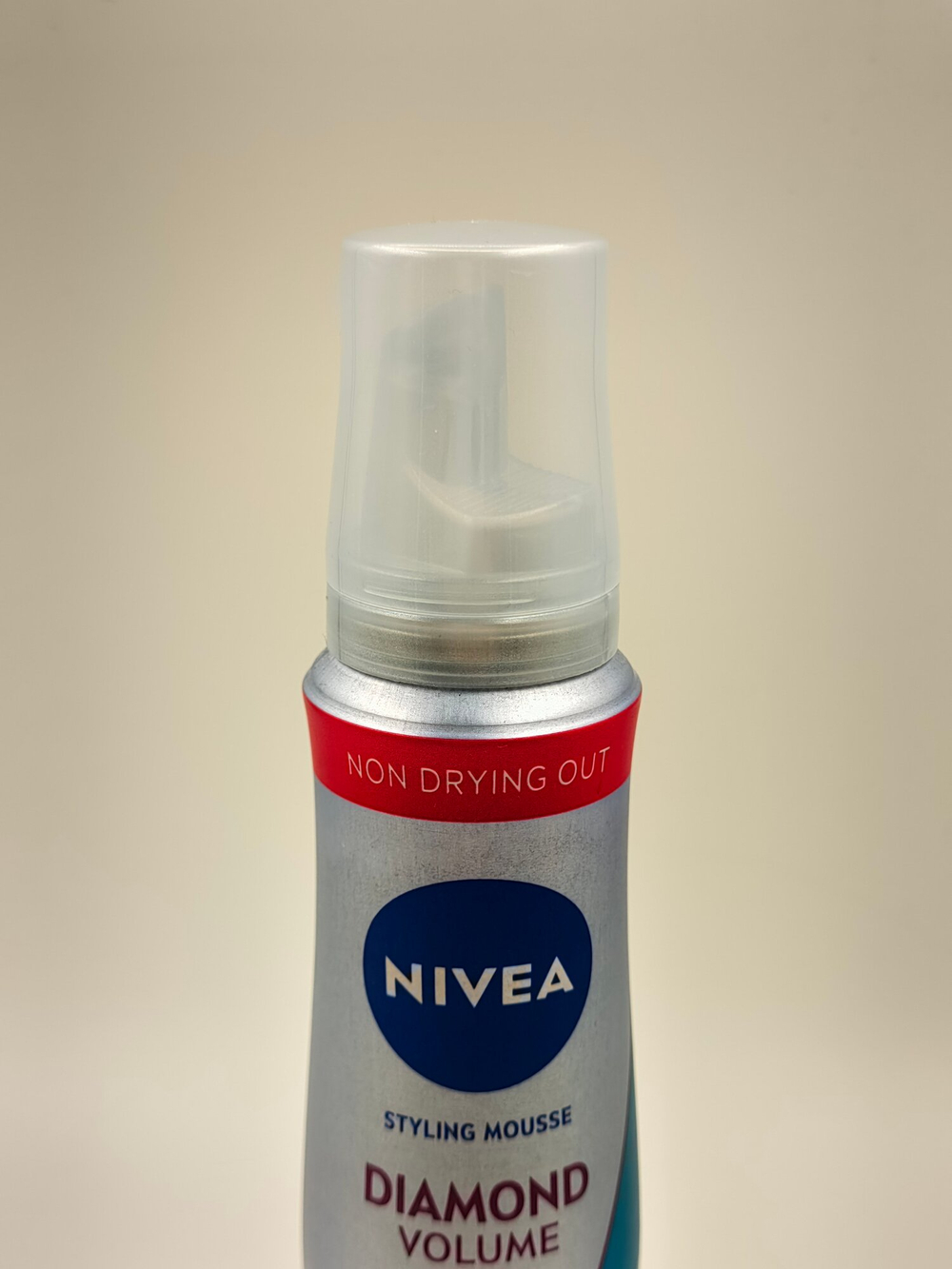 Мусс для волос  Nivea Diamond Volume, без силиконов, фиксация, блеск и объем до 24 часов, 150 мл (Германия)