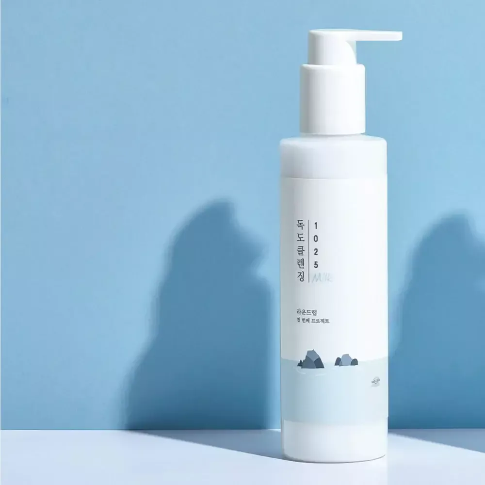 ROUND LAB Молочко нежное для снятия макияжа с морской водой 1025 Dokdo Cleansing Milk (200 мл)