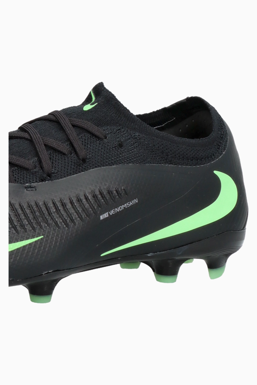 Бутсы Nike Phantom 6 Low Pro FG/MG Junior - черный