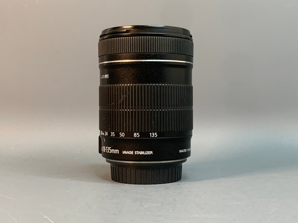 Canon EF-S 18-135mm 3.5-5.6 IS