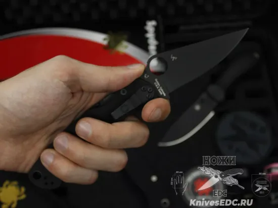 Нож складной Spyderco ParaMilitary 2 Black Blade C81GPBK2 c черным клинком CPM-S45VN, рукоять черный G10