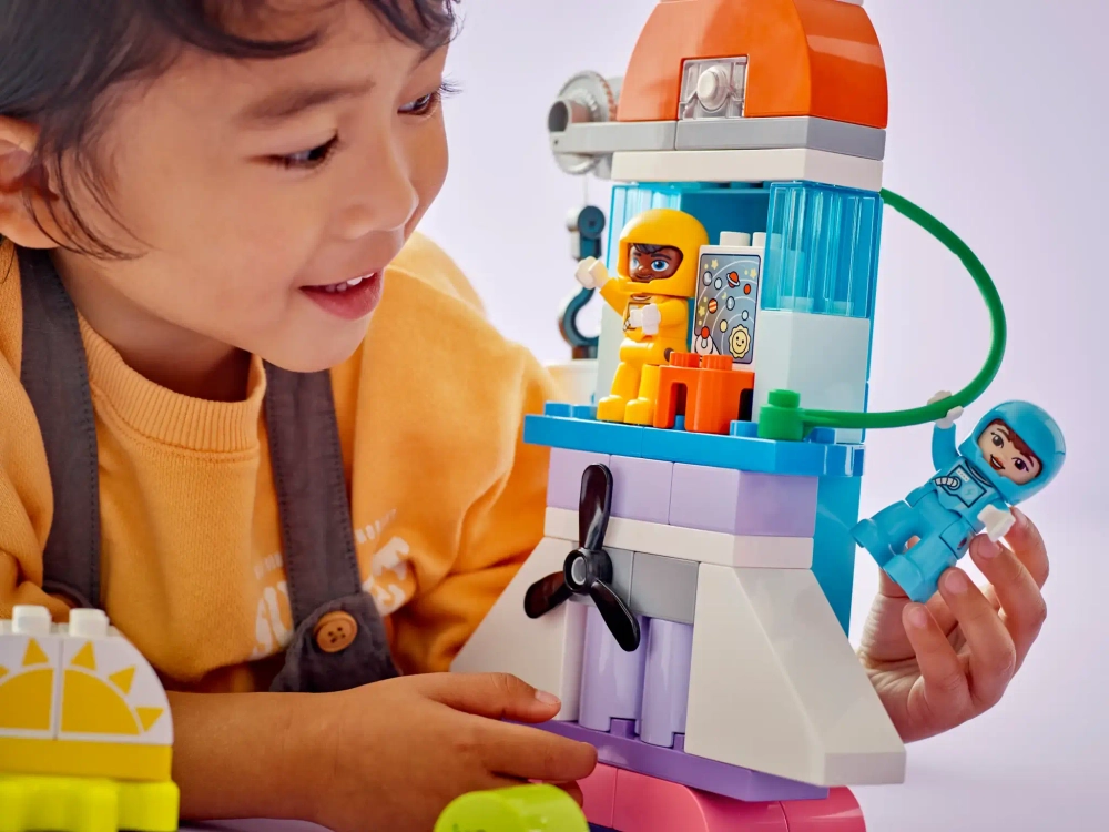 Конструктор LEGO Duplo 10422 Приключение на космическом шаттле, 3в1