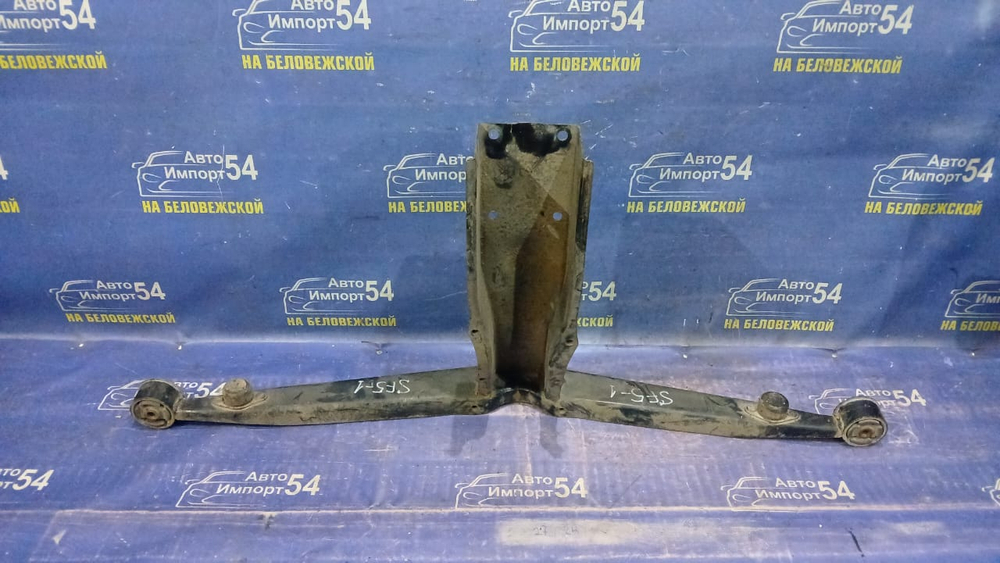 Крепление редуктора SUBARU FORESTER 2000