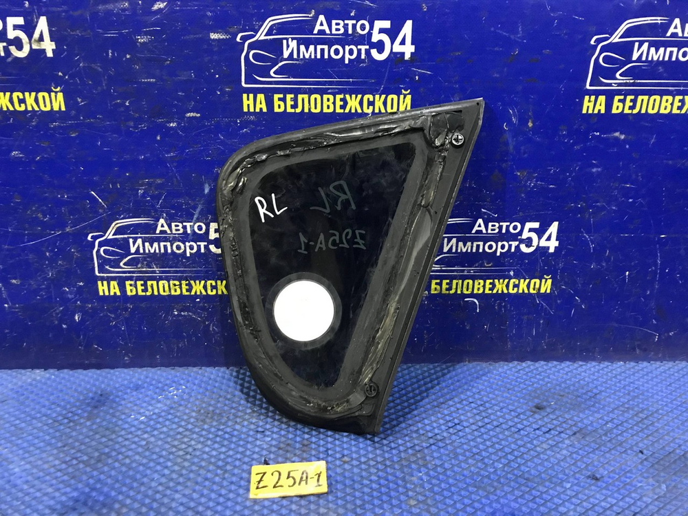 Стекло багажника левое MITSUBISHI COLT 2003