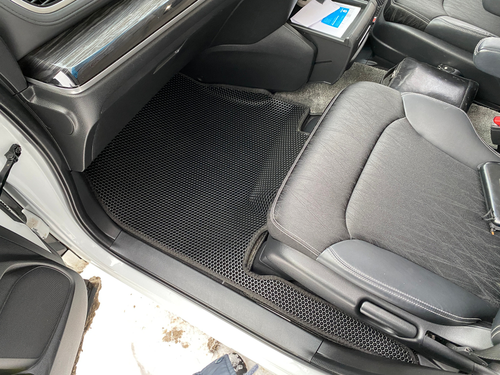 Honda Odyssey 5 (10.2013-2017-) комплектация с капитанскими креслами