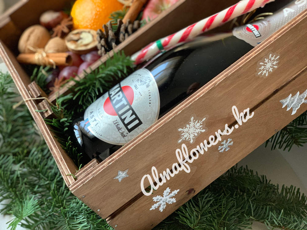 Новогодний подарочный набор "Sweet Snack New Year & Asti Martini"