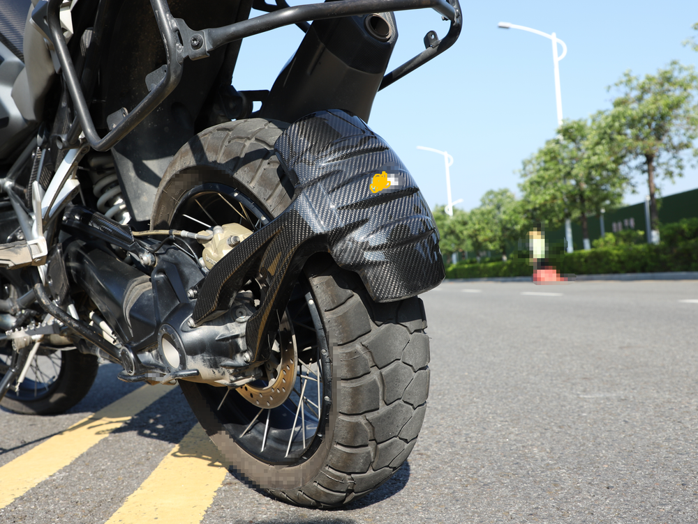 Карбоновое заднее крыло для BMW R1250GS Adventure 2019-2023