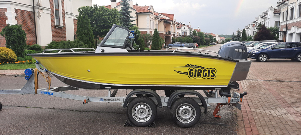Готовый комплект: лодка Гиргис 440 ФИШ + мотор Yamaha F50LETL. Новый.