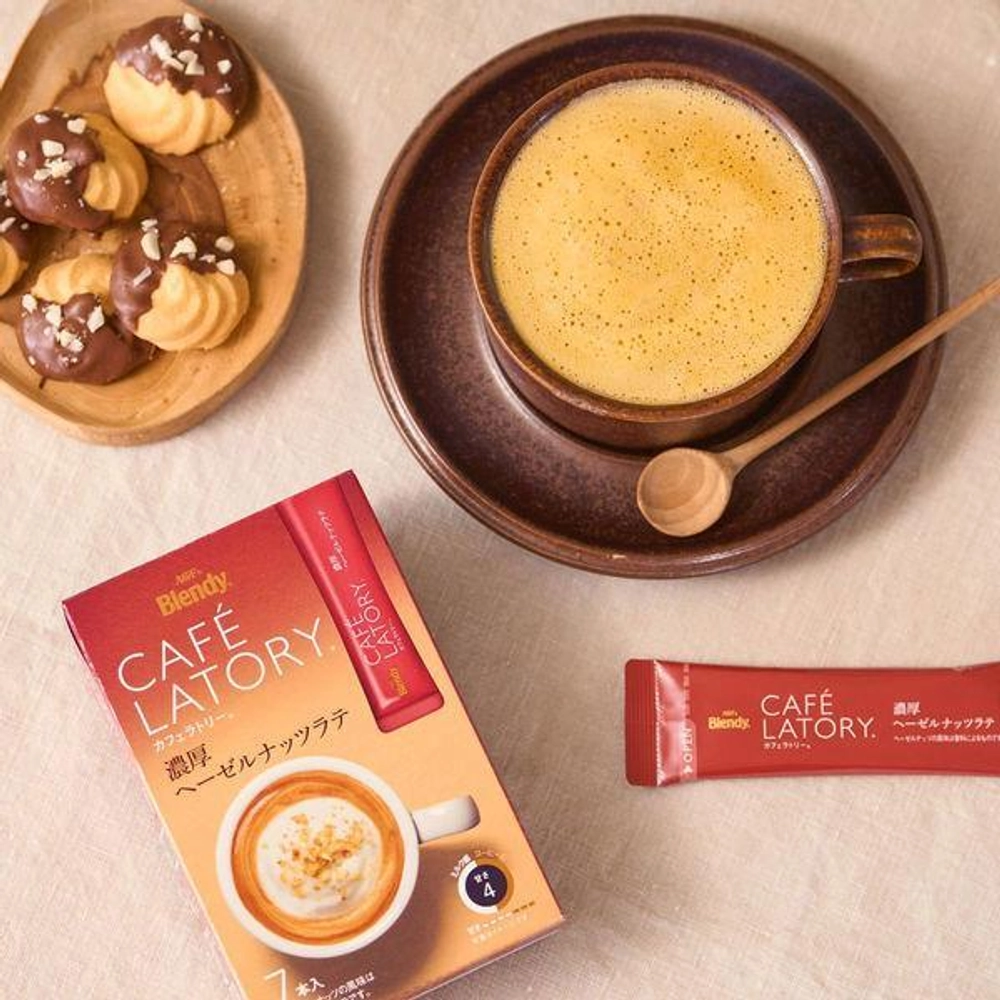 Кофе растворимый 3 в 1 Blendy Stick Café Latory Латте с фундуком