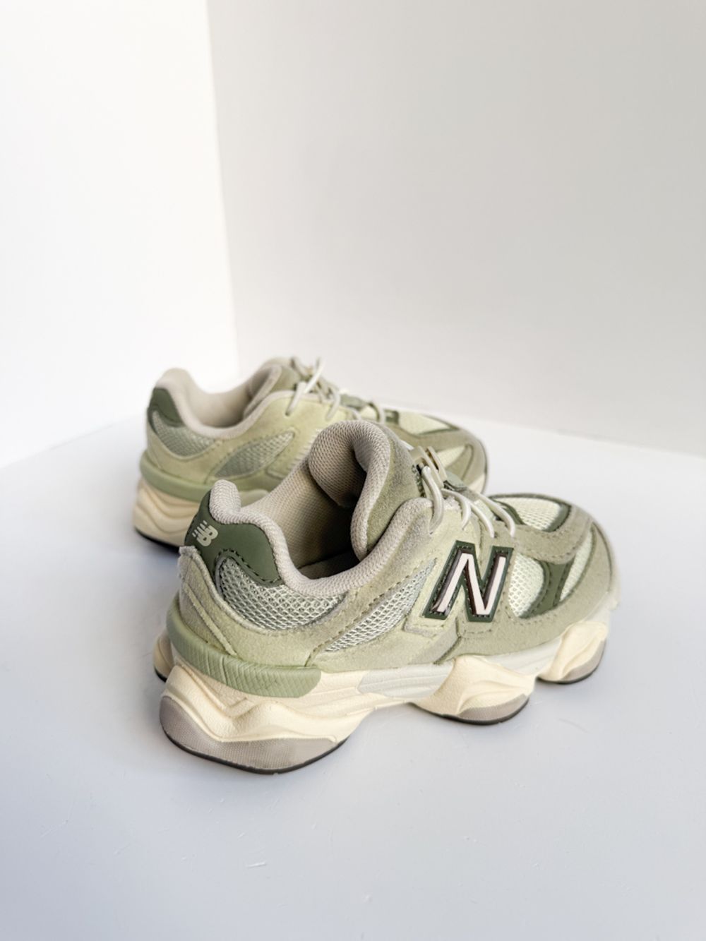 Комбинированные кроссовки New Balance, 25