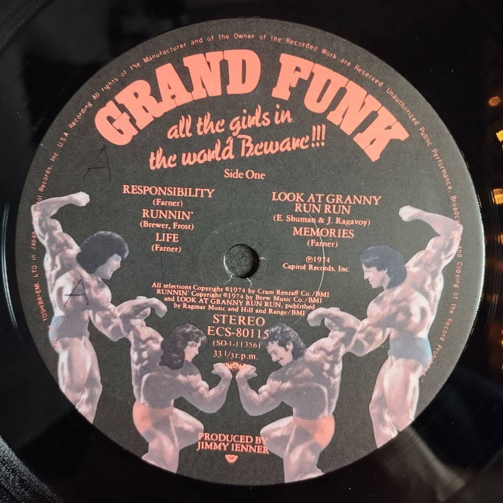 Винтажная виниловая пластинка LP Grand Funk All The Girls In The World Beware (Japan 1975) (No Obi)
