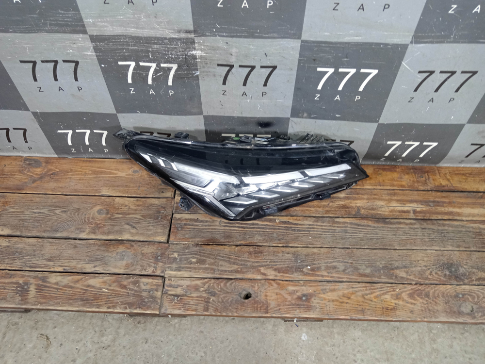 Фара правая LED Geely Coolray 23-нв Б/У Оригинал 7051055200