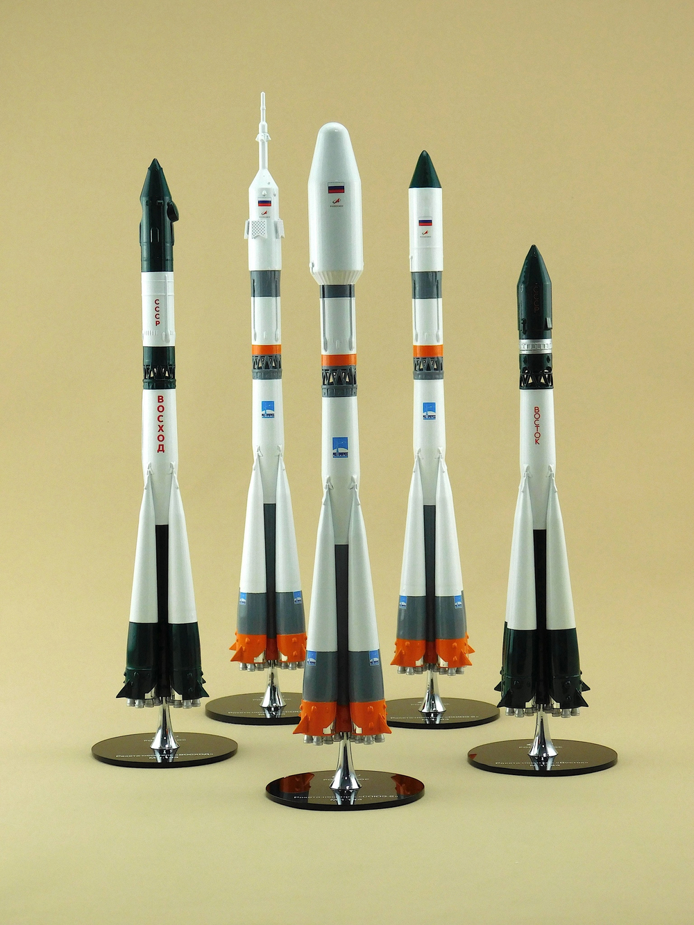 Коллекция моделей ракет носителей на базе Р7 (М1:144)