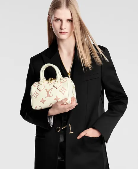 Сумка Louis Vuitton Speedy 20 с плечевым ремнем белый