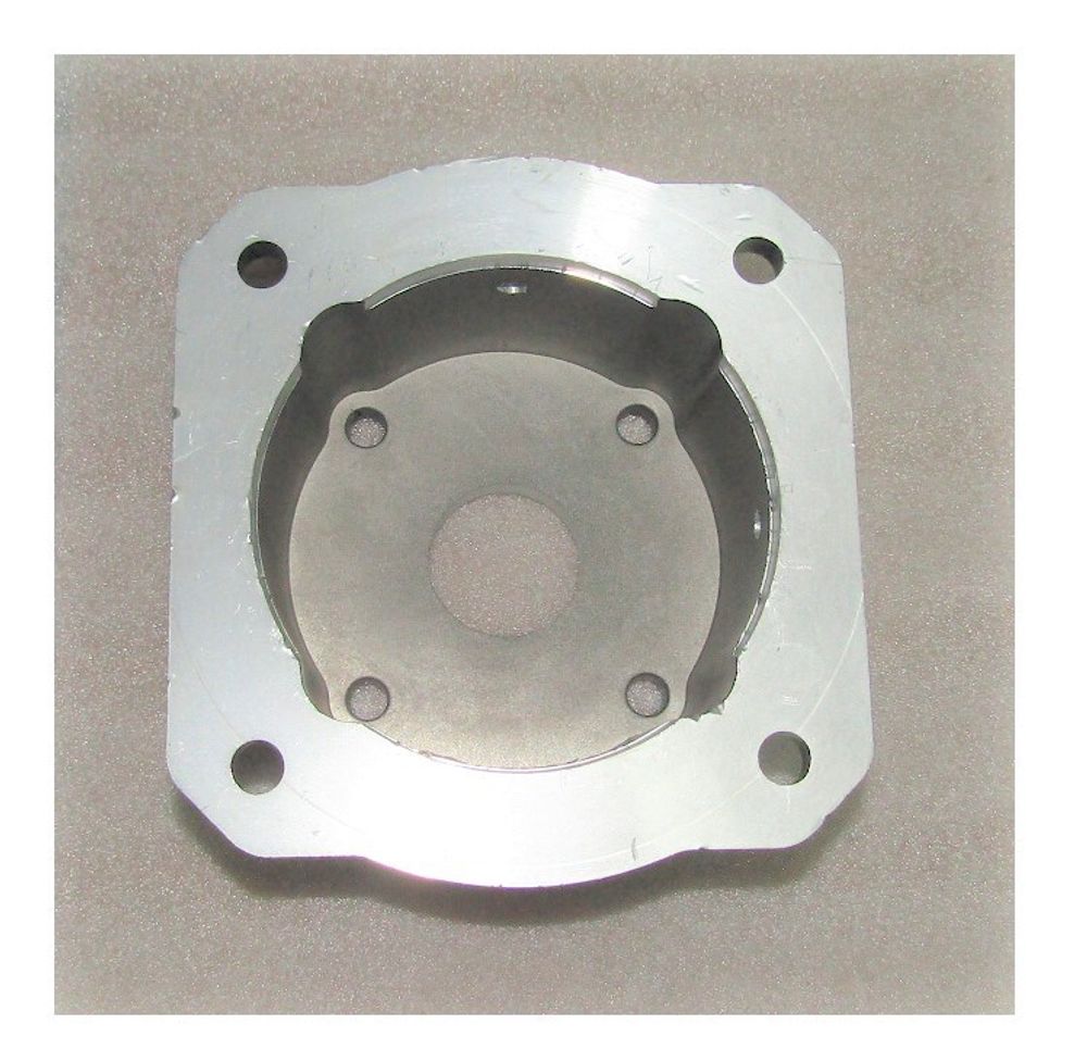 Переходник двигателя и редуктора трамбовки RM75L/Engine to gearbox connecting plate