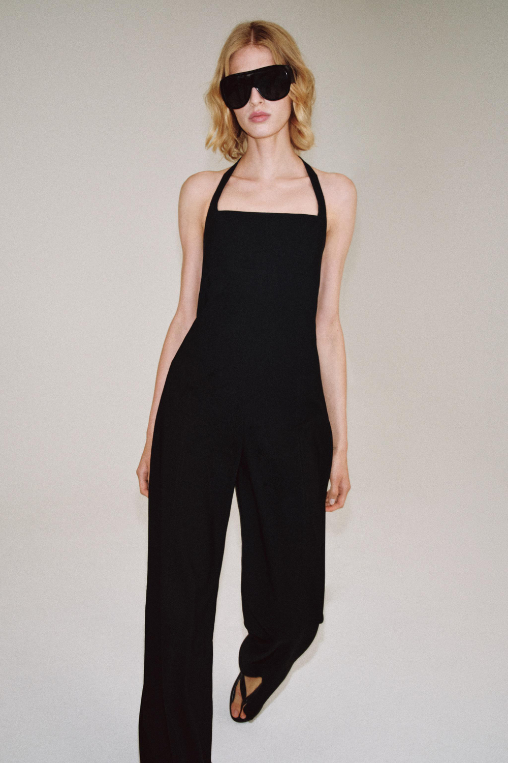КОМБИНЕЗОН С ГОРЛОВИНОЙ ХАЛТЕР — ZW COLLECTION — ZARA