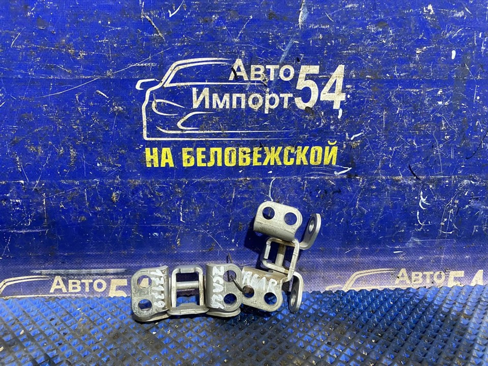 Петля багажника TOYOTA RAV4 2000-2005