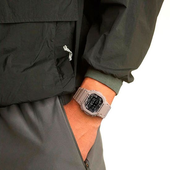 Наручные часы Casio G-Shock DW-5600CA-8DR