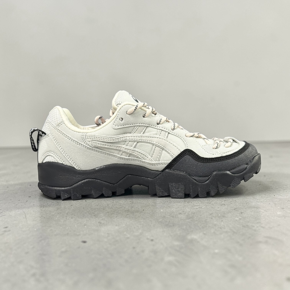 Asics GEL-PICKAX • White Black