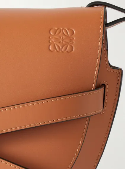 Кожаная женская сумка Loewe Gate коричневый