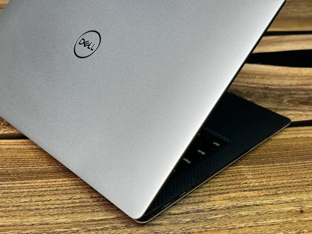 13.3" Ноутбук Dell XPS 13 9370 Touch (3840x2160 , Intel Core i7-8550U, RAM 8ГБ, SSD 256ГБ, Intel UHD Graphics 620, OS Windows)
