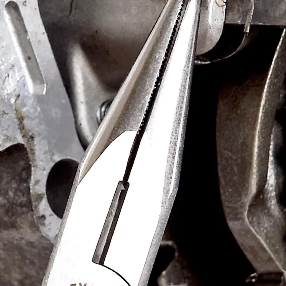 Длинногубцы чернёные 160 мм Knipex 25 01 160