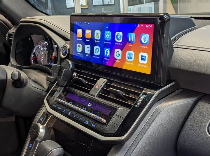 Магнитола для Toyota Land Cruiser 300 (экран климата снизу) - Parafar PF382L12T1 монитор 12.3", Android 12, Быстрая, CarPlay, 4G SIM-слот, DVD привод в комплекте