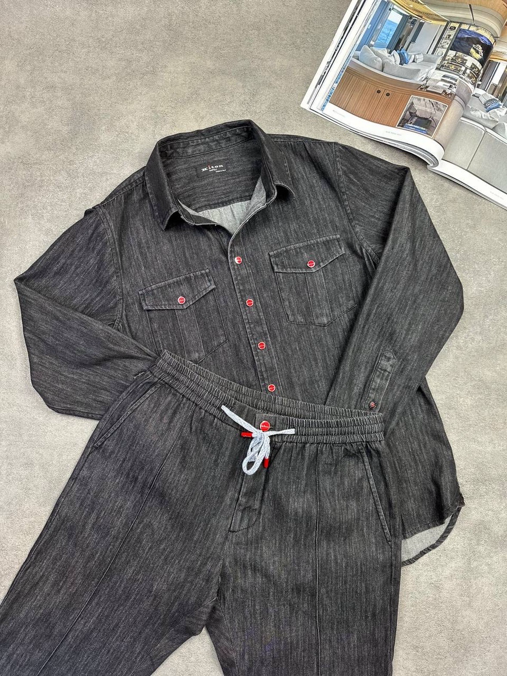 Джинсовый костюм Kiton