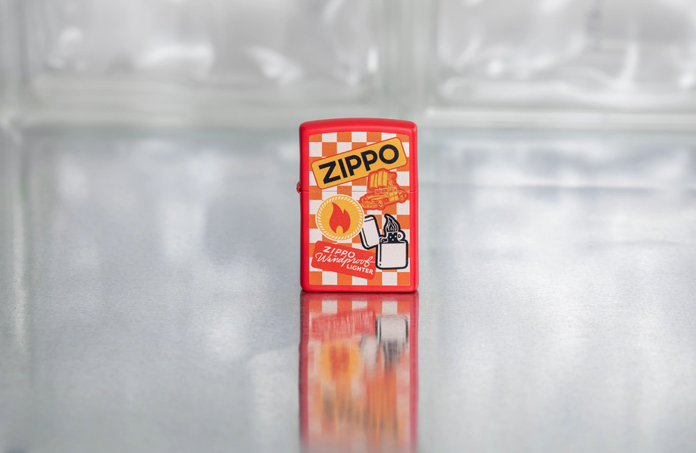 Зажигалка Zippo Retro Design с покрытием Red Matte, латунь/сталь, красная, матовая, 38x13x57 мм