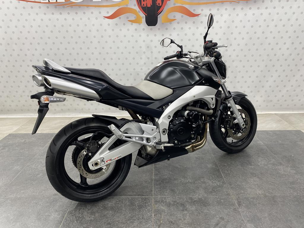 Suzuki GSR400 2006