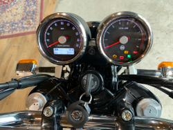 Royal Enfield Interceptor 650 Cali Green (Standard / Single tone)