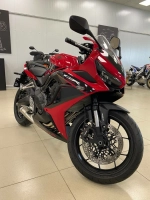 Honda CBR 650R, 2024 red
