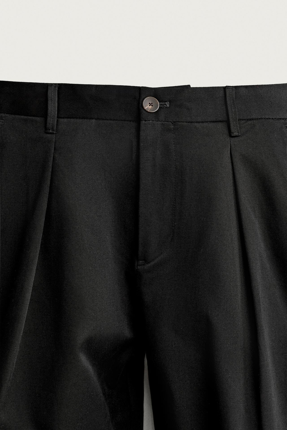 ZARA БРЮКИ ЧИНОС REGULAR FIT СО СКЛАДКАМИ, ЧЕРНЫЙ