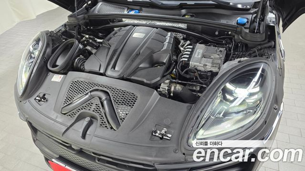 Porsche Macan 2.9 S — 2023