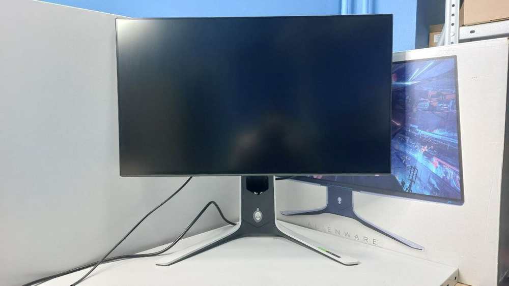 Монитор Alienware 27" AW2721D IPS 2K чер HDMI DP USB HAS Piv 240Hz.  царапина на матрице