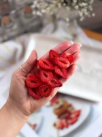 Силиконовая форма дольки клбуники