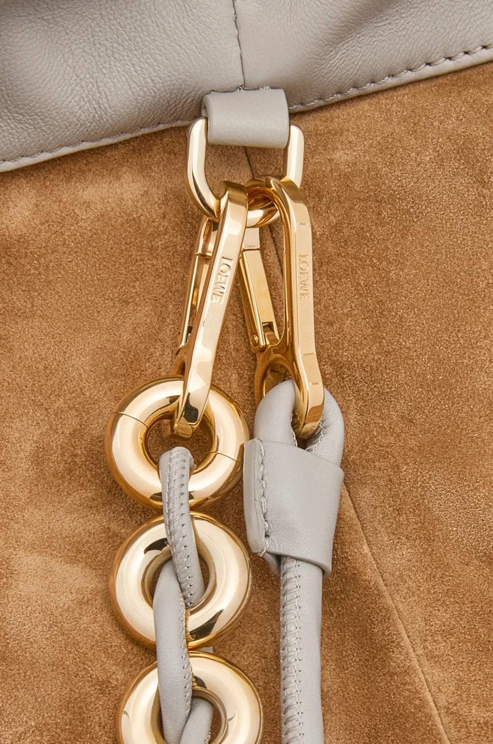 Loewe Большая сумка Flamenco из мягкой кожи ягненка наппа, жемчужно-серый