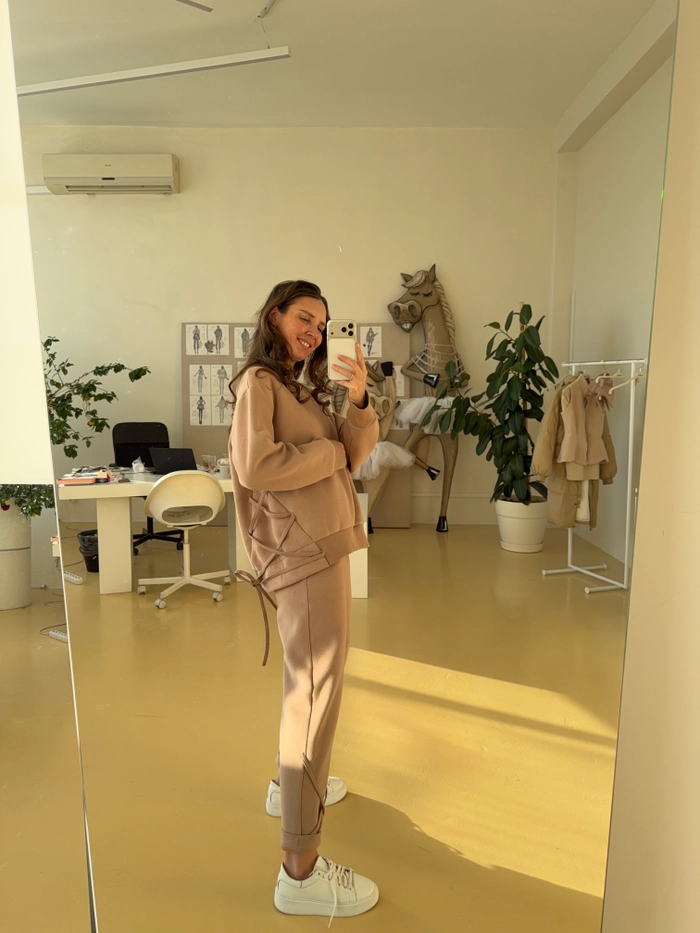 СВИТШОТ ЖЕНСКИЙ ФЛИН КАРАМЕЛЬНЫЙ КОНИ ЧИВА