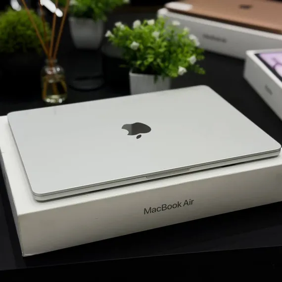 Б/У Ноутбук MacBook Air 13 M5 12/512Gb Silver 100% (16 циклов) (HCD7RLX493)