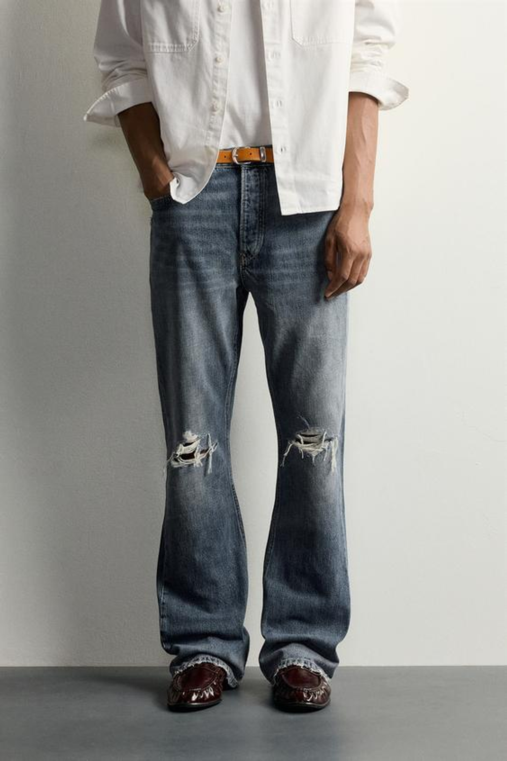 ZARA ДЖИНСЫ FLARE FIT С РАЗРЕЗАМИ, ВЫЦВЕТШИЙ СИНИЙ