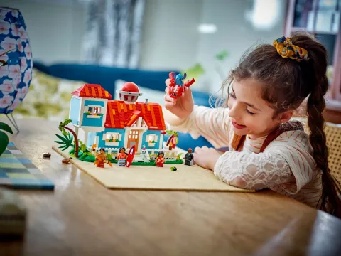 Конструктор LEGO Disney 43268 Пляжный домик Лило и Стича