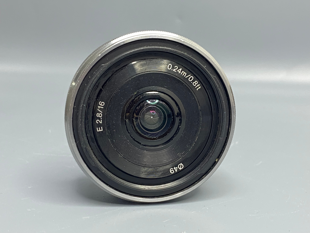 Sony E 16mm f/2.8