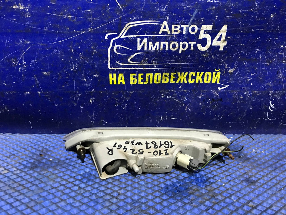 Повторитель в бампер правый NISSAN LARGO 1993-1996
