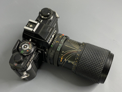 Minolta X-700 + Minolta MD 35-105mm 3.5-4.5 Zoom