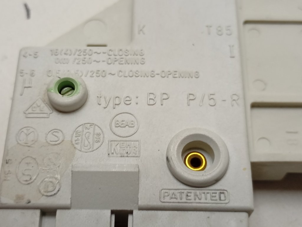 FCS800C кт34 Устройство блокировки для стиральной машины Zanussi 124034900 б/у