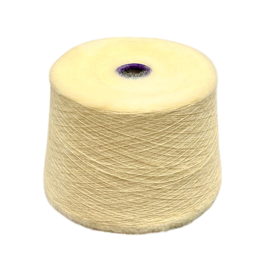 Kid Silk, Filati Venezia, 70% кидмохер 30% шелк, 900 м./100 гр.
